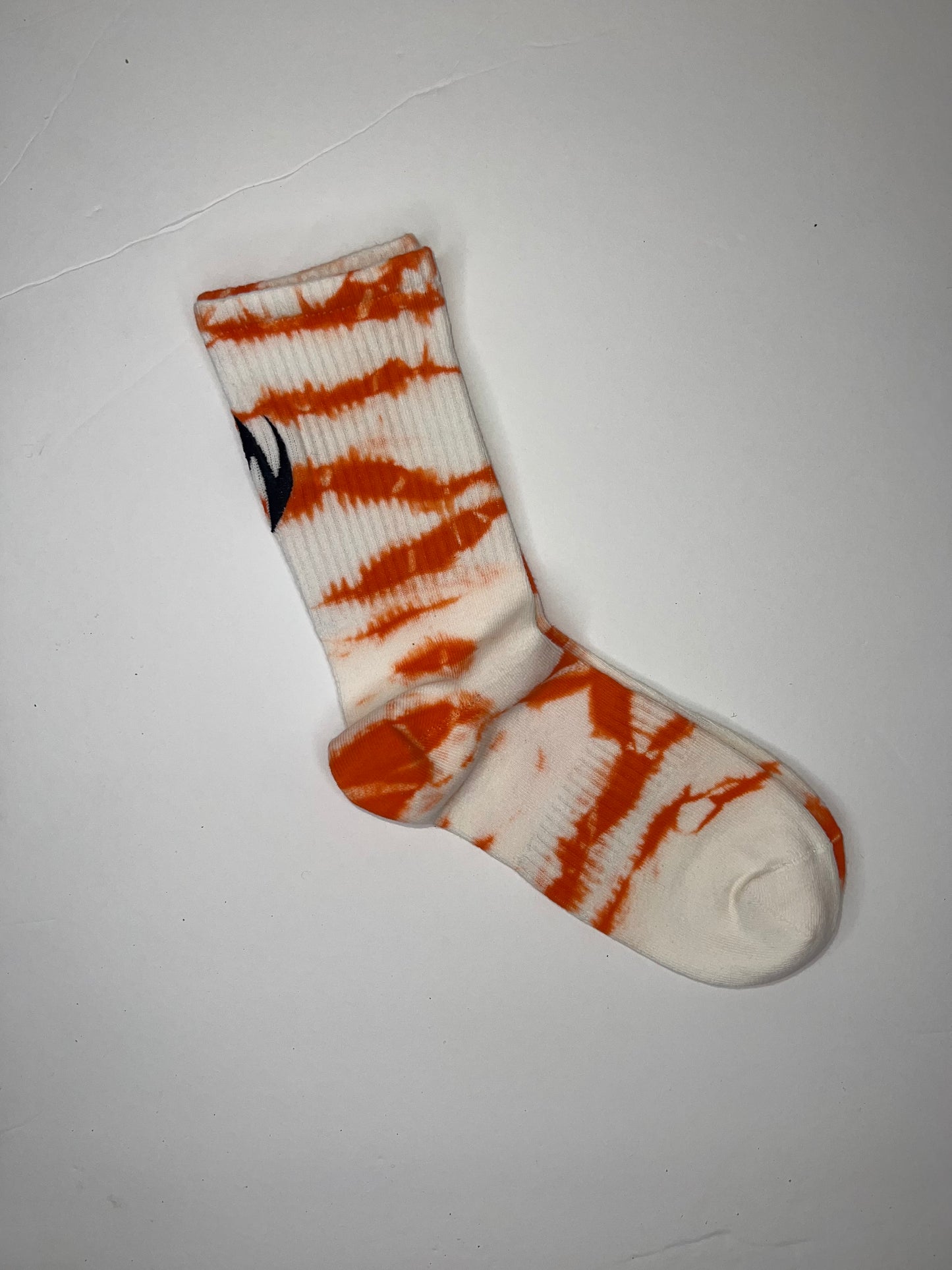 The W tie dye socks