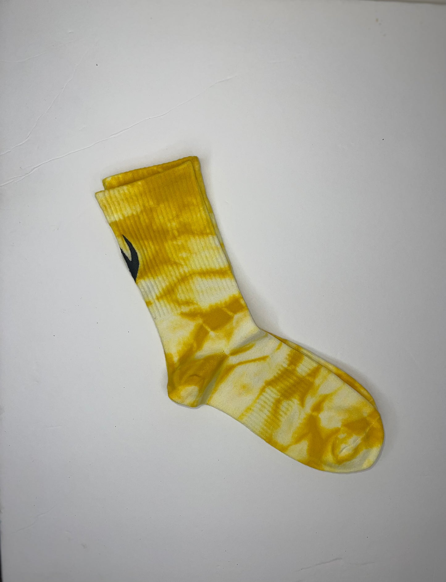 The W tie dye socks